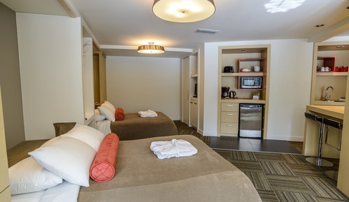Signature Studio Suite, River View