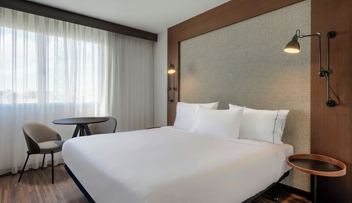 Standard Room, 1 King Bed, Non Smoking