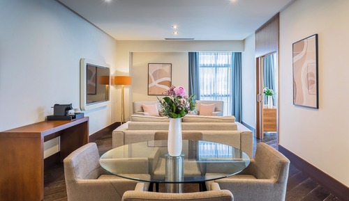 Panoramic Suite, Hot Tub (2 Adults + 4 Children)
