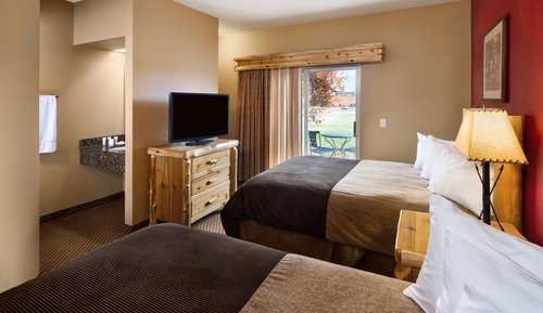 Suite, Multiple Beds, Non Smoking, Patio