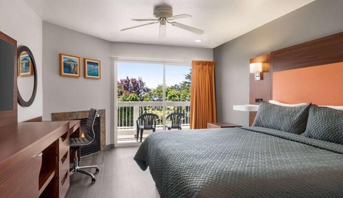 Room, 1 Queen Bed, Non Smoking, Ocean View