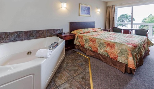 Suite, 1 King Bed, Non Smoking