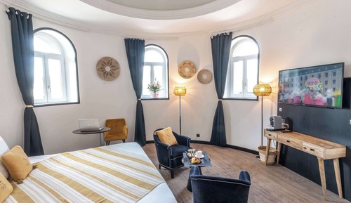 Suite, 1 King Bed