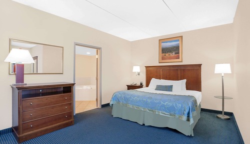 Standard Room, 1 King Bed