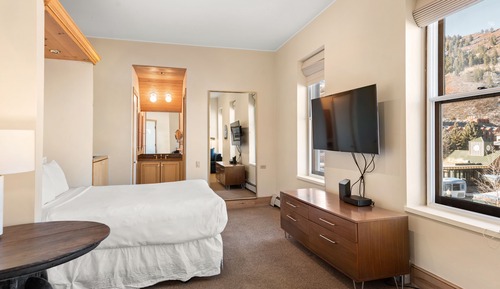 Standard Room, Mountain View (300)