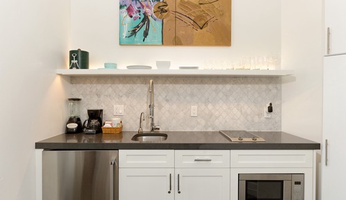 Premier Room, Kitchenette (310)