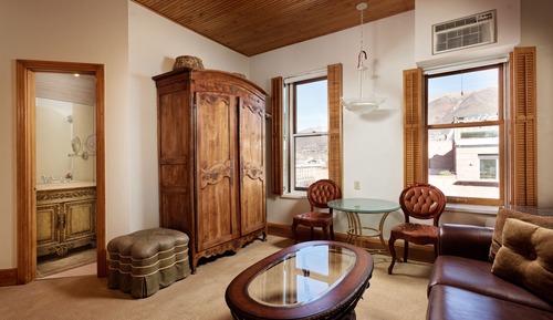 Standard Room (306)