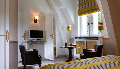 Charme Room, in the Pavilion or in the Castle