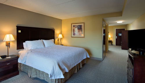 Suite, 1 King Bed, Accessible, Non Smoking