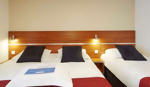 Standard Room, Multiple Beds (1 Double and 1 Single bed)