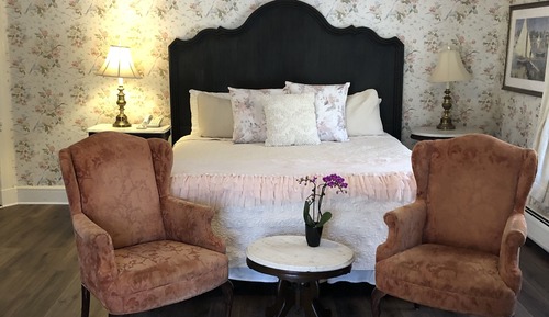 Room, Private Bathroom (Romance In Lenox Room)