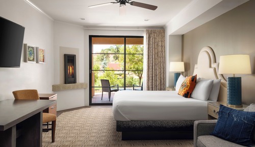 Signature Room, 1 King Bed, Mobility Accessible (Grove)