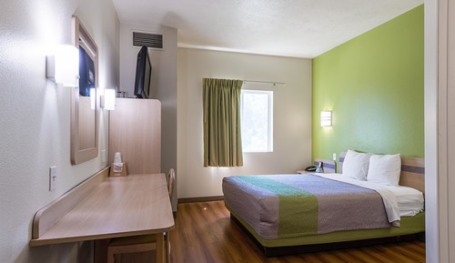 Standard Room, 1 Queen Bed, Accessible, Non Smoking
