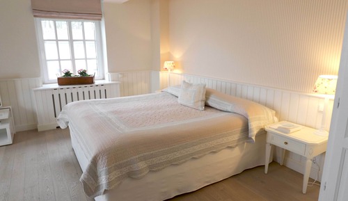 Suite, Sea View