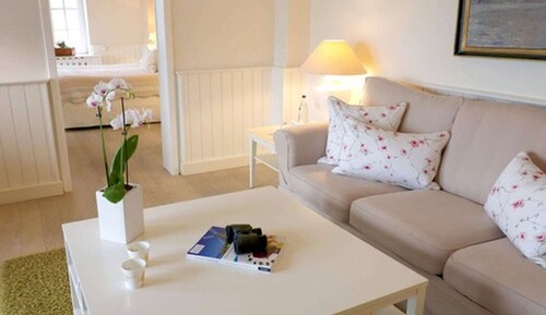 Suite, Sea View