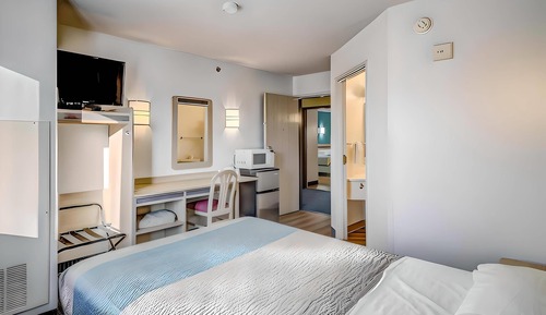 Standard Room, 1 Queen Bed, Non Smoking