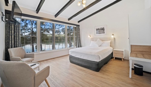 Deluxe Sea View Queen