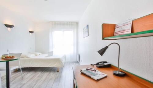 Economy Studio, 1 Queen Bed, Non Smoking, Kitchenette