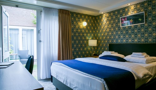 Economy Room, 1 King Bed, Patio