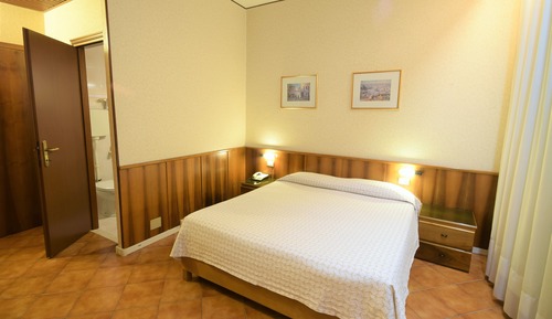 Standard Double Room, 1 Queen Bed