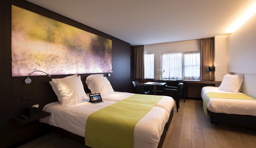 Club Triple Room