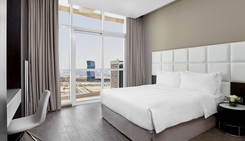 Suite, 1 King Bed, Kitchen, City View