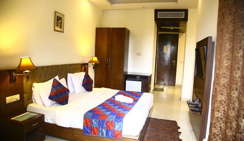 Deluxe Twin Room, 1 Bedroom, Smoking, Park View