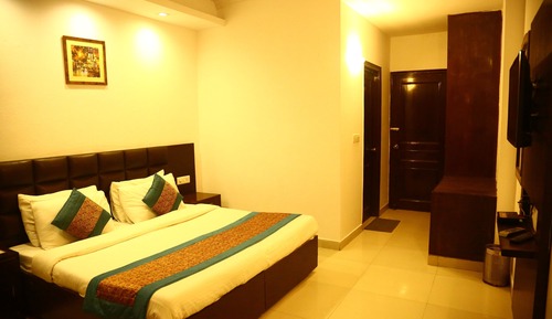 Luxury Suite, 1 Bedroom, Smoking, City View