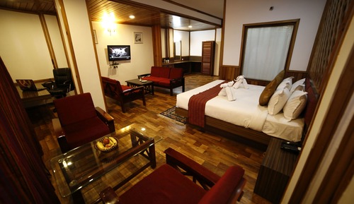 Standard Suite, 1 Double Bed, Mountain View