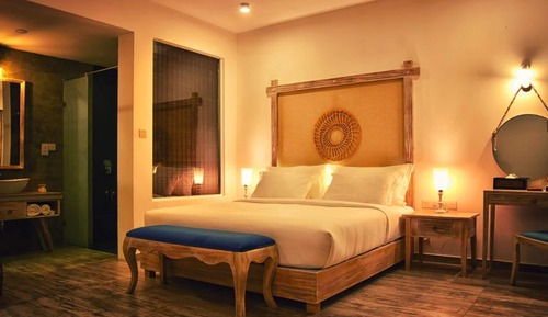 Deluxe Room with Terrace Pool View