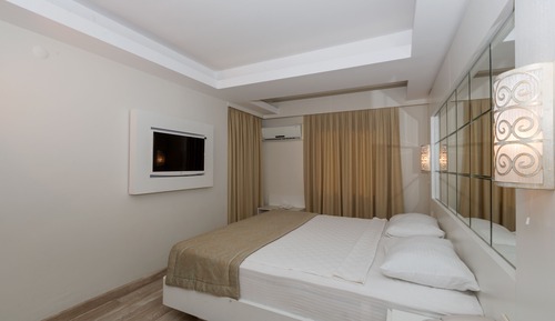 Economy Room