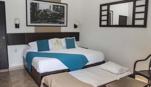 Standard Room, 1 King Bed