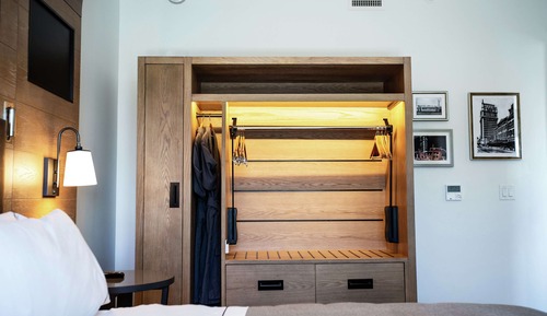 Room, 1 King Bed, Accessible, City View (Hearing)