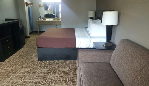 Room, 1 King Bed, Smoking