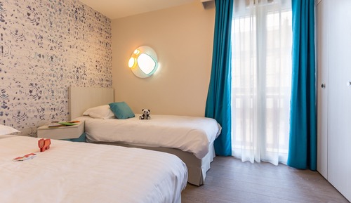 apartment 8 people - 3 bedrooms - Terrace or balcony -  Harbor buildings