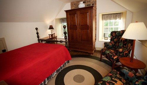 Room (302 Henry Petticord)