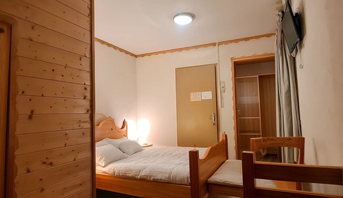 Classic Double Room, Ensuite, Mountain View