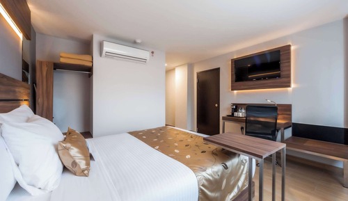 Standard Room, 1 Queen Bed, Non Smoking