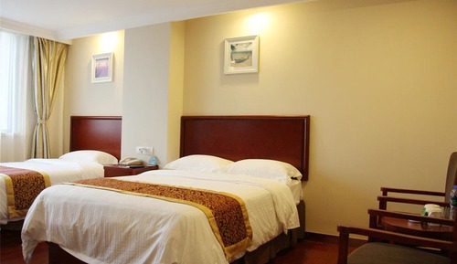 Twin Room, No Windows