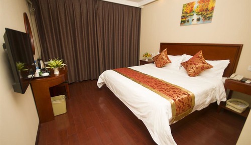 Double Room, No Windows (1.5m Bed)
