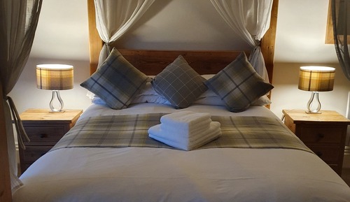 Suite, Ensuite (Four Poster - Room 3)