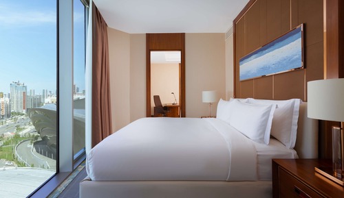 Suite, 1 King Bed
