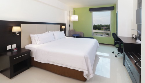 Standard Room, 1 King Bed