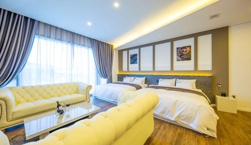 Deluxe Room (Royal)