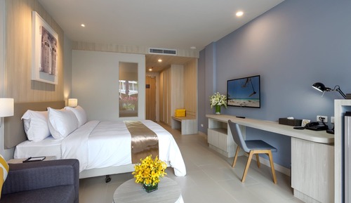 Deluxe Pool Access (Beach Wing)
