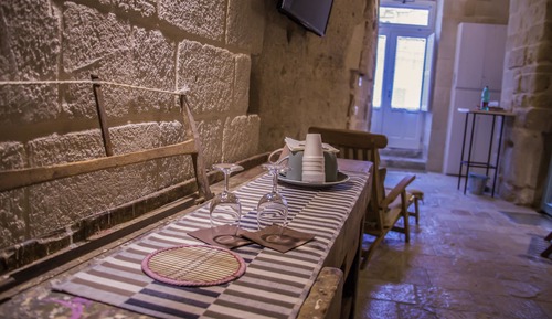 Studio Suite (Cava)