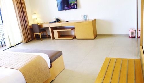Junior Suite, Balcony, Lake View