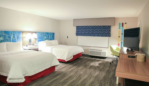 Room, 2 Queen Beds, Accessible, Bathtub (Mobility & Hearing)