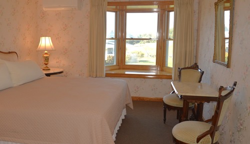 Room, 1 King Bed, Non Smoking, Garden View
