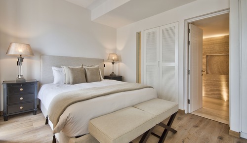 Luxury Penthouse, 1 King Bed, Harbor View, Sea Facing